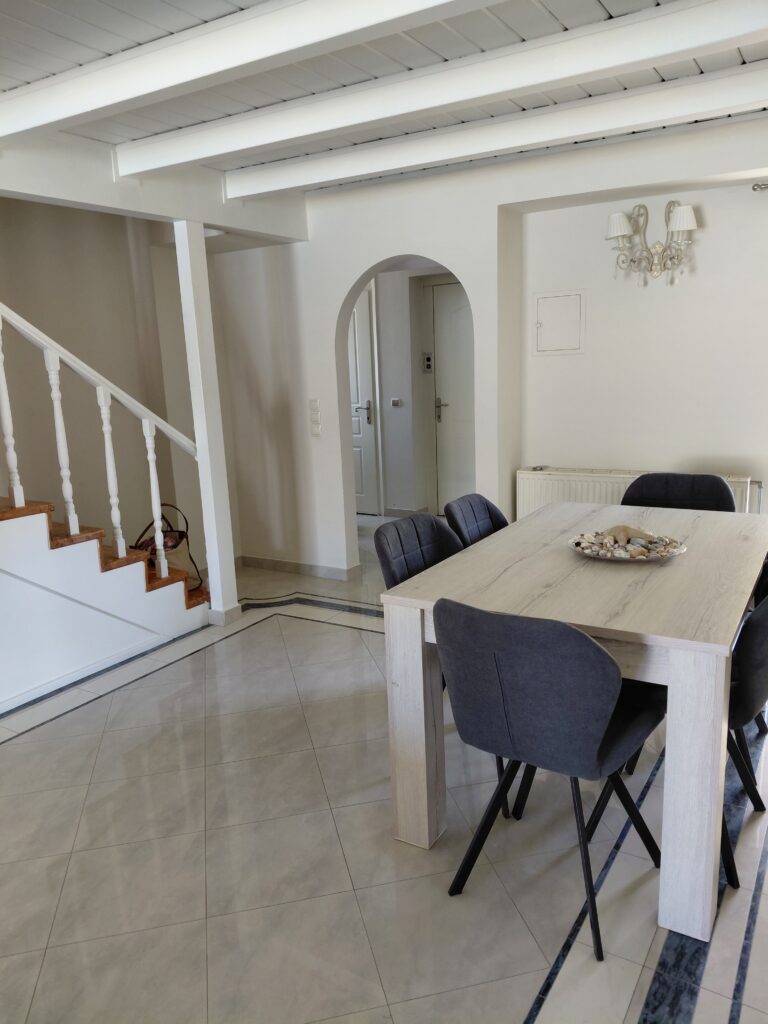Living/Dining Area